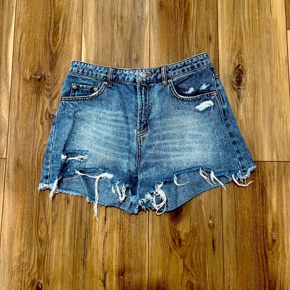 NWOT Wild Fable High Waist Denim Cut Off Shorts Size 6 Light Blue - Picture 1 of 3